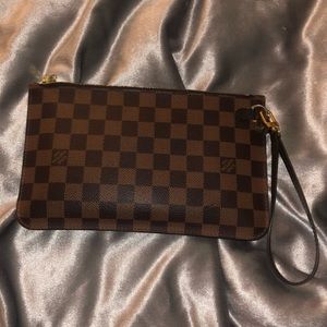 Louis Vuitton never full wallet